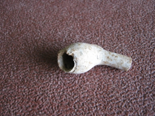 013Clay pipe (640x480)
